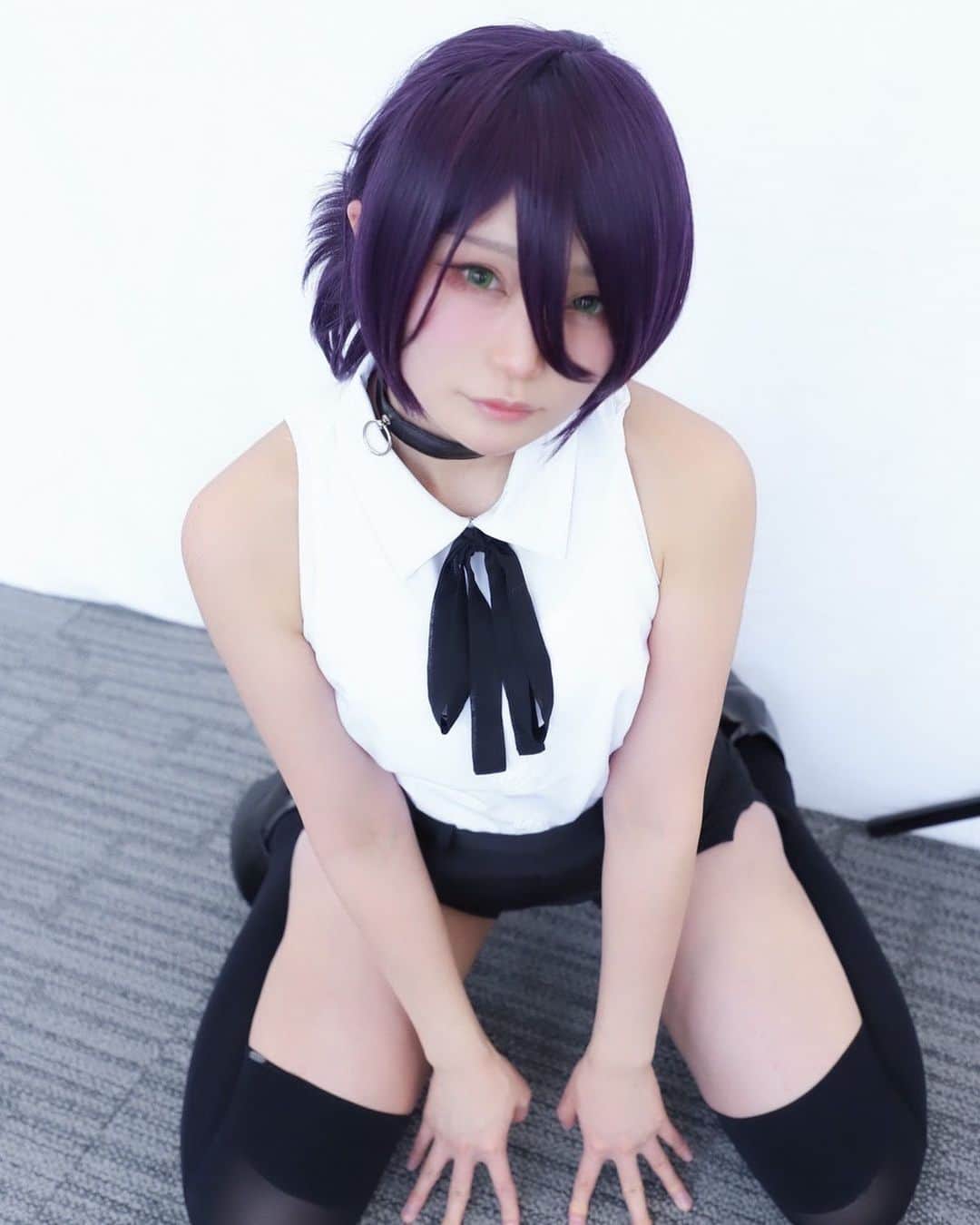 ましろ碧乃のインスタグラム：「チェンソーマン/レゼ  「一生守ってあげる」  撮影：柴田さん . .  #cosplay  #チェンソーマンコスプレ  #レゼコスプレ #kawaii #被写体 #黒髪 #首輪女子 #熊本出身 #Xジェンダー #model #gravureidol #followme #性感 #偶像 #Instagravure #otaku #粉我」