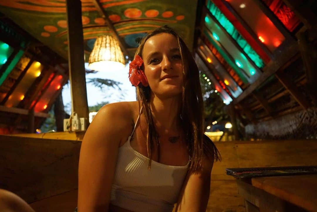 Justyna SAGANIAKのインスタグラム：「Seniorita, tańcz 🌺」