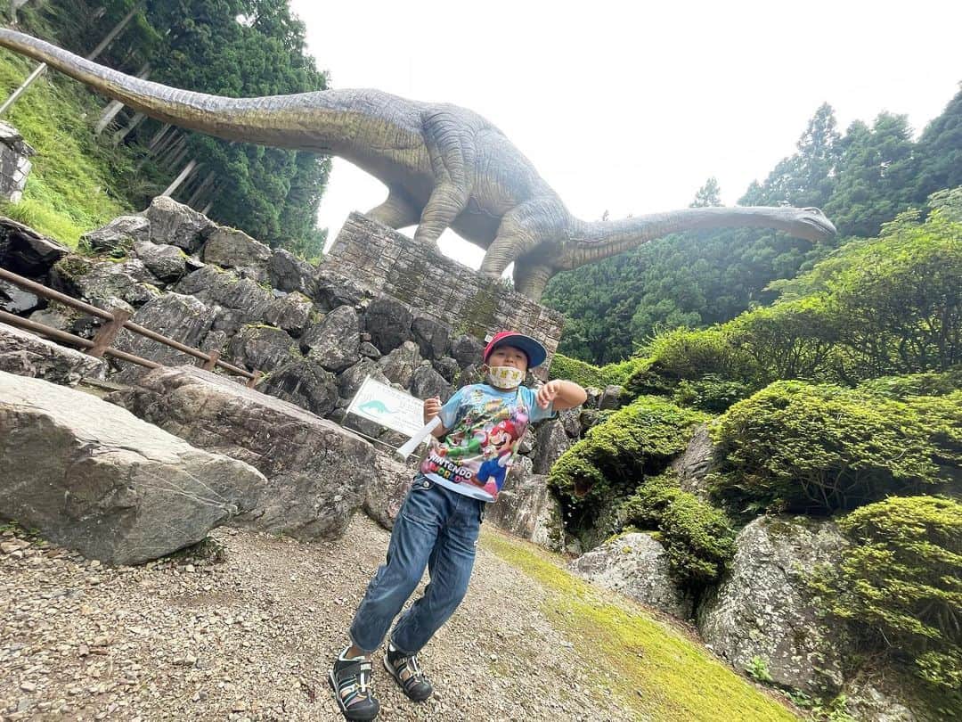 岡本雅世のインスタグラム：「恐竜ランド🦕  2022.08」