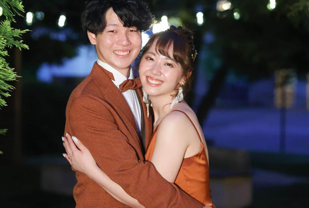 ラ パルティールさんのインスタグラム写真 - (ラ パルティールInstagram)「. wedding Reportをお届け！  形にとらわれないで「自分らしく」をテーマに ゲストも自分たちも楽しめる演出を…  「星降る会場」のペンダントライトや ガーデンに飾られたライト  ゲストも天井を見上げて 「綺麗」と言っていた姿を思いだします𓂃𓈒𓏸 . .  お客様からのお声もいただいています！ 詳しくはホームページをCheck！  ーーーーーーーーーーーーーーーーーーーーーーーー  新潟県長岡市古正寺3-39 プライベートガーデンwedding La partir @partir_nagaoka   ーーーーーーーーーーーーーーーーーーーーーーーーー  #星降る会場　#ナチュラルウェディング　#アットホームウェディング　#ガーデンウェディング #ガーデン挙式　#ブライダルフラワー　#ドライフラワーブーケ　#結婚式アイディア　#パルティール　#ラパルティール　#lapartir #結婚式レポート　#新潟花嫁　#新潟プレ花嫁　#新潟結婚式　#新潟結婚式場　#新潟市結婚式場 #長岡結婚式　#長岡結婚式場　#長岡市結婚式場　#1組貸切ウェディング　#おしゃれ花嫁 #パーティーレポート」12月11日 13時33分 - partir_nagaoka