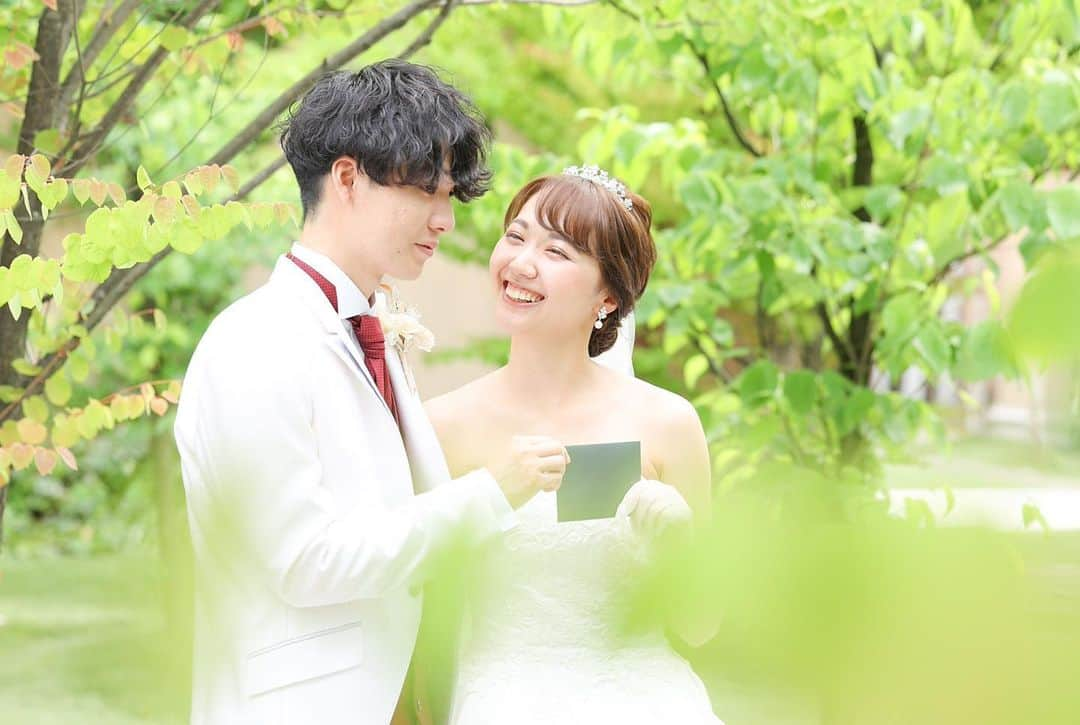 ラ パルティールさんのインスタグラム写真 - (ラ パルティールInstagram)「. wedding Reportをお届け！  形にとらわれないで「自分らしく」をテーマに ゲストも自分たちも楽しめる演出を…  「星降る会場」のペンダントライトや ガーデンに飾られたライト  ゲストも天井を見上げて 「綺麗」と言っていた姿を思いだします𓂃𓈒𓏸 . .  お客様からのお声もいただいています！ 詳しくはホームページをCheck！  ーーーーーーーーーーーーーーーーーーーーーーーー  新潟県長岡市古正寺3-39 プライベートガーデンwedding La partir @partir_nagaoka   ーーーーーーーーーーーーーーーーーーーーーーーーー  #星降る会場　#ナチュラルウェディング　#アットホームウェディング　#ガーデンウェディング #ガーデン挙式　#ブライダルフラワー　#ドライフラワーブーケ　#結婚式アイディア　#パルティール　#ラパルティール　#lapartir #結婚式レポート　#新潟花嫁　#新潟プレ花嫁　#新潟結婚式　#新潟結婚式場　#新潟市結婚式場 #長岡結婚式　#長岡結婚式場　#長岡市結婚式場　#1組貸切ウェディング　#おしゃれ花嫁 #パーティーレポート」12月11日 13時33分 - partir_nagaoka