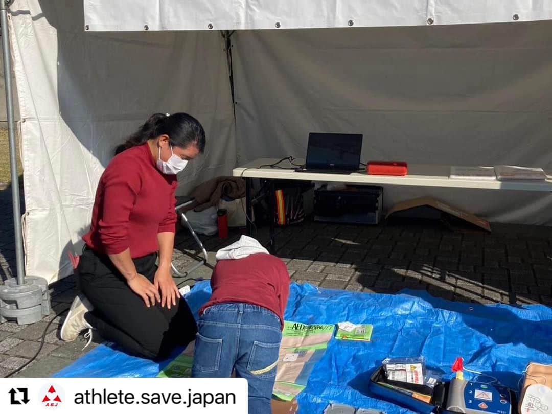 飯沼誠司のインスタグラム：「@sumika_minamoto さん ありがとうございました。  #Repost @athlete.save.japan with @use.repost ・・・ 本日は、さわかみオペラ芸術振興財団様のイベントで徳島にてASJブースを出させていただきました！ ASJアスリートの源純夏さんをお招きして、ブース運営をいたしました！ オペラ財団の皆様、さわかみ財団の皆様、ブースにお越しいただきました皆様ありがとうございました😊 #ASJ #アスリートセーブジャパン #いのちの教室 #AED #源純夏 #さわかみオペラ芸術振興財団  #さわかみ財団 #athletesavejapan  #lifesaving #lifesaver」