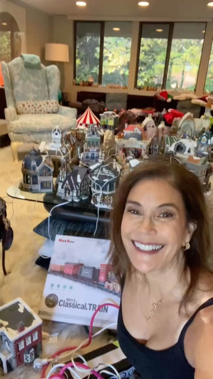 テリー・ハッチャーのインスタグラム：「Every year building my #christmastown is a puzzle to be solved. This year I added a train and it changed everything. Hope you enjoy and have a magical #holiday #christmasdecor #christmasvillage #mariahcarey #alliwantforchristmasisyou」