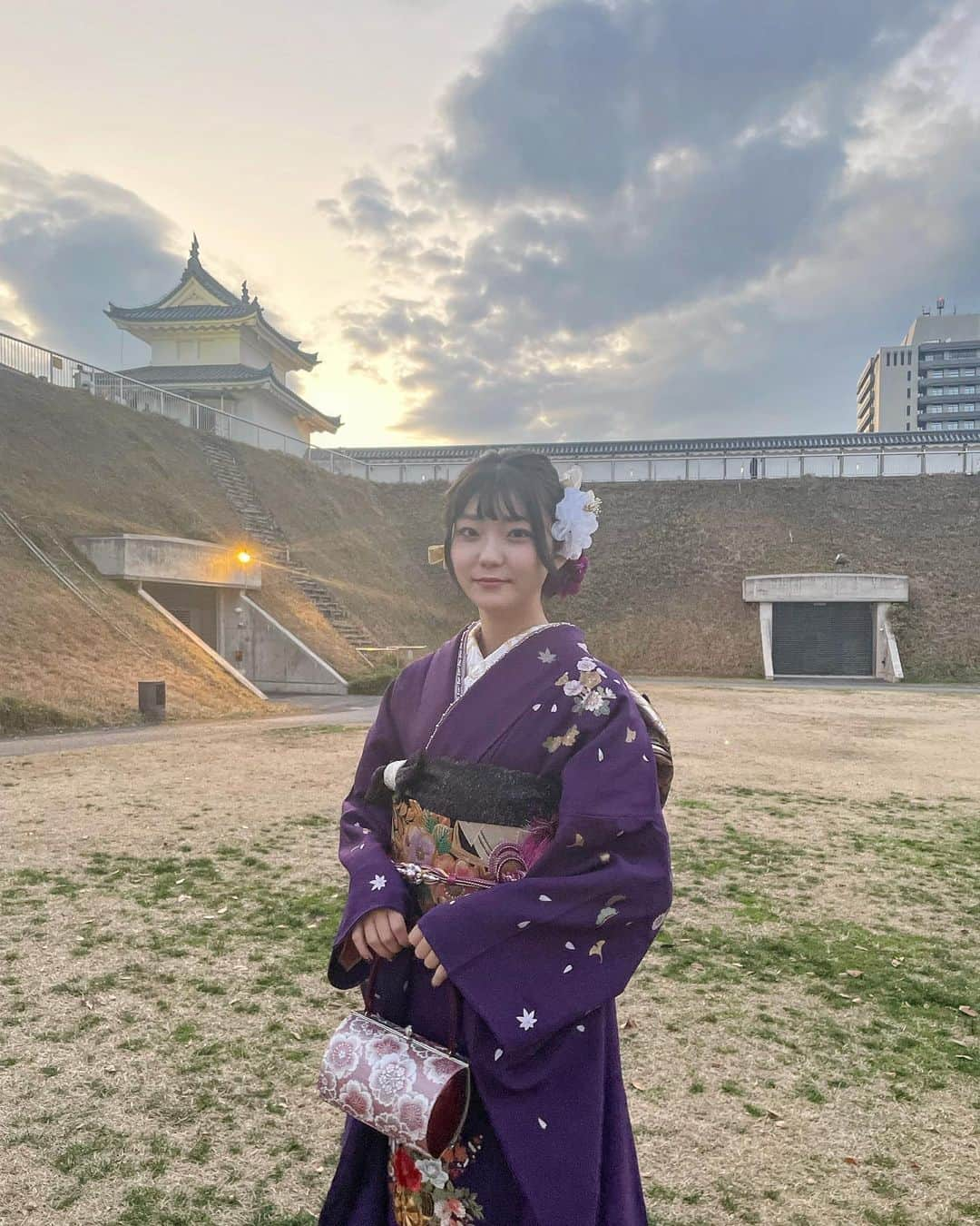 北川玲のインスタグラム：「ママ振り🪆  #成人式 #ママ振り #前撮り #ハタチ」