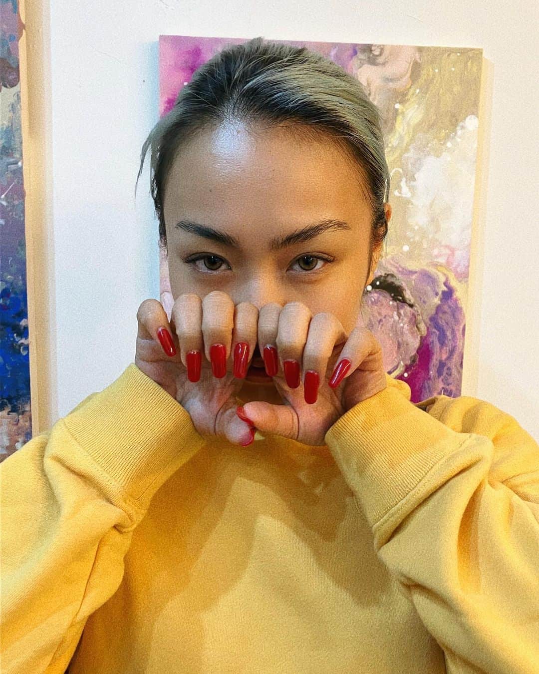 RIEHATAさんのインスタグラム写真 - (RIEHATAInstagram)「mommy's nail 🌹🎄  simple 1 color as always  予約は @colorsnail.official」12月11日 12時12分 - riehata