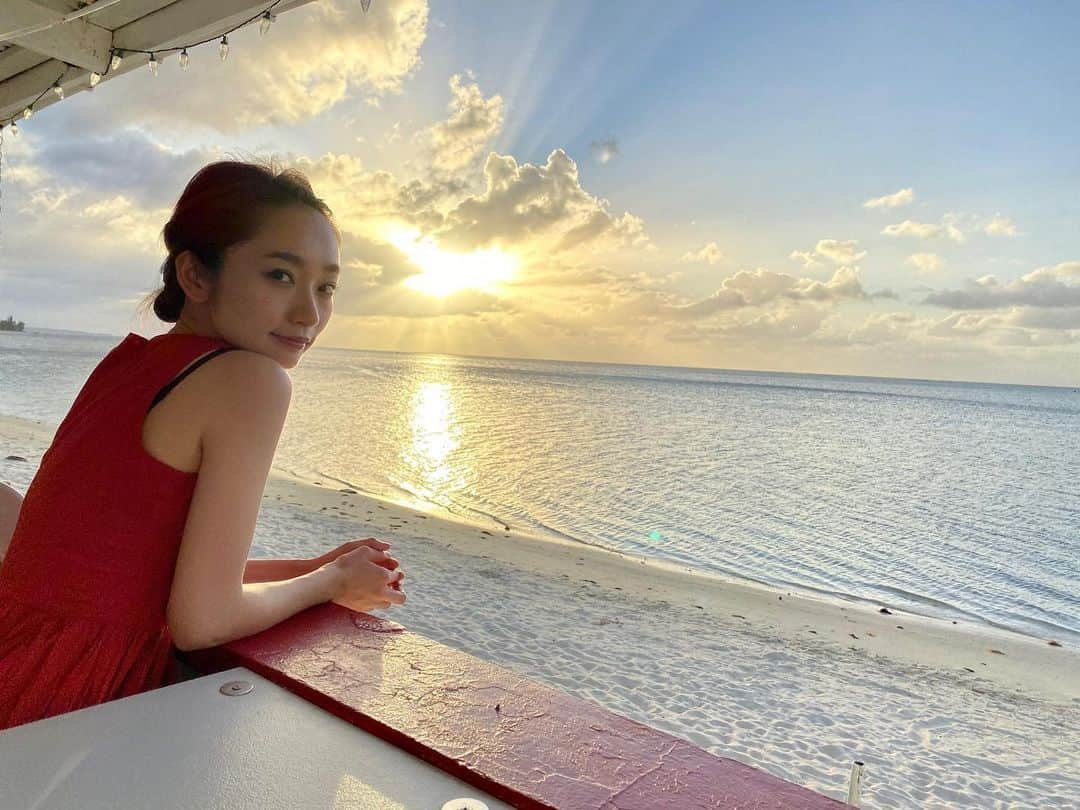 落合砂央里さんのインスタグラム写真 - (落合砂央里Instagram)「3年前の今頃はサイパンでダイビング🐠  初めてのサイパンは海がとっても綺麗でご飯も美味しくて、程よく田舎だけど必要な物は揃っていて、ステキな島でした。  毎日朝早くからダイビングに行って、シャワーを浴びて夕方にはご飯を食べに行く🍺 今思い出しても最高に健康的。また行きたい！  この時はスカイマークのキャンペーンで片道なんと3800円でサイパンへ行きました(しかも直行便) 今じゃ考えられないこの価格…またやってくれないかな🥺  #サイパン #ダイビング #grotto #スカイマーク #サイパンスペシャル」12月11日 23時20分 - ochiaikun