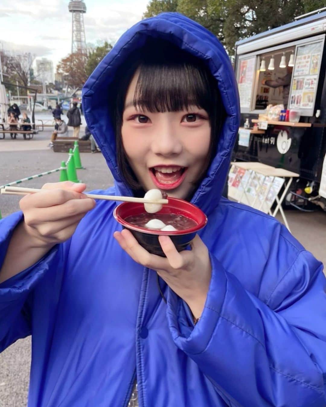 のインスタグラム：「ㅤㅤㅤㅤㅤㅤㅤㅤㅤㅤㅤㅤㅤㅤㅤㅤㅤㅤㅤㅤㅤㅤㅤㅤ  冬 だ ね え ❄️ ㅤㅤㅤㅤㅤㅤㅤㅤㅤㅤㅤㅤㅤ #アイドル #あいどる  #あおみな #あおみにゃ#蒼井湊 #名古屋  #おーえすけー  #青色担当 #jk #ぜんざい #ベンチコート」