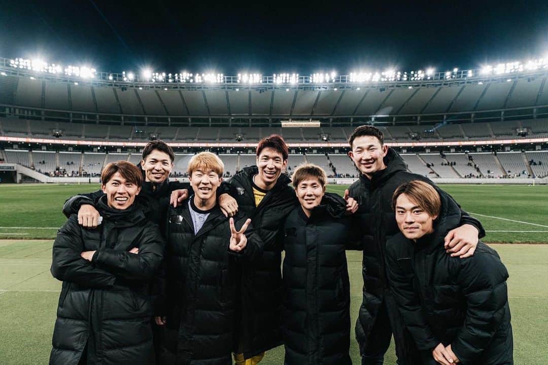 渡辺凌磨さんのインスタグラム写真 - (渡辺凌磨Instagram)「Team FC Tokyo！！ こーゆーイベントは選手にとってもすごい大事だと思う すごい楽しかったです笑  森重選手とのマッチアップ嫌でした。 楽しかったけど笑」12月11日 22時13分 - w_ryoma
