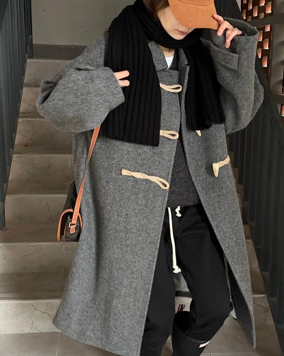 Weiweiさんのインスタグラム写真 - (WeiweiInstagram)「duffle coat love ☑️」12月11日 15時54分 - stylebyvv_