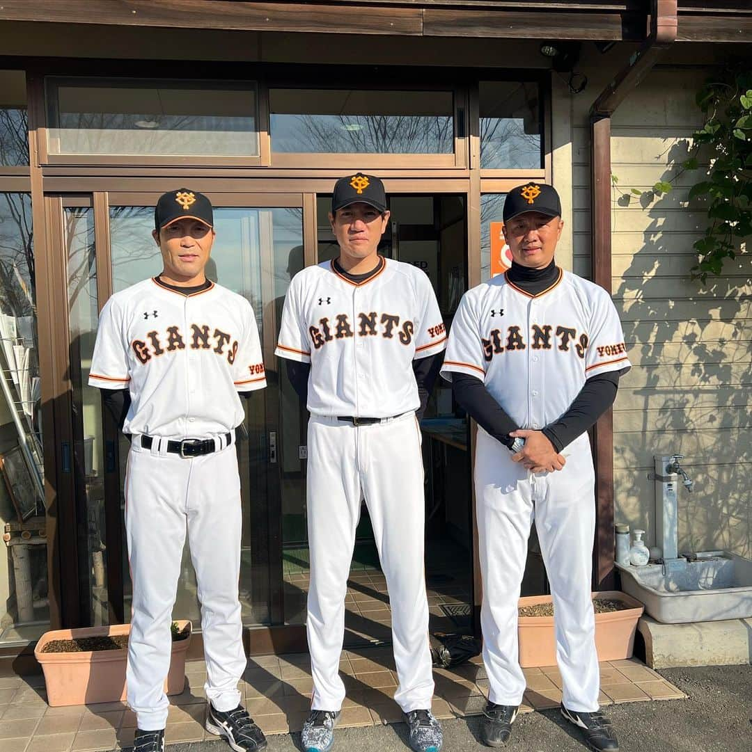 林昌範のインスタグラム：「今日は群馬県前橋市で野球教室でした⚾️  久しぶりにユニフォーム来ましたがやっぱり最高ですね！  清水隆行さんや岡島秀樹さんとの野球トークも楽しく勉強になりました😊  #読売新聞#野球教室#群馬県#前橋市 #ジャイアンツ#野球#読売ジャイアンツ  #清水隆行　さん #岡島秀樹　さん」