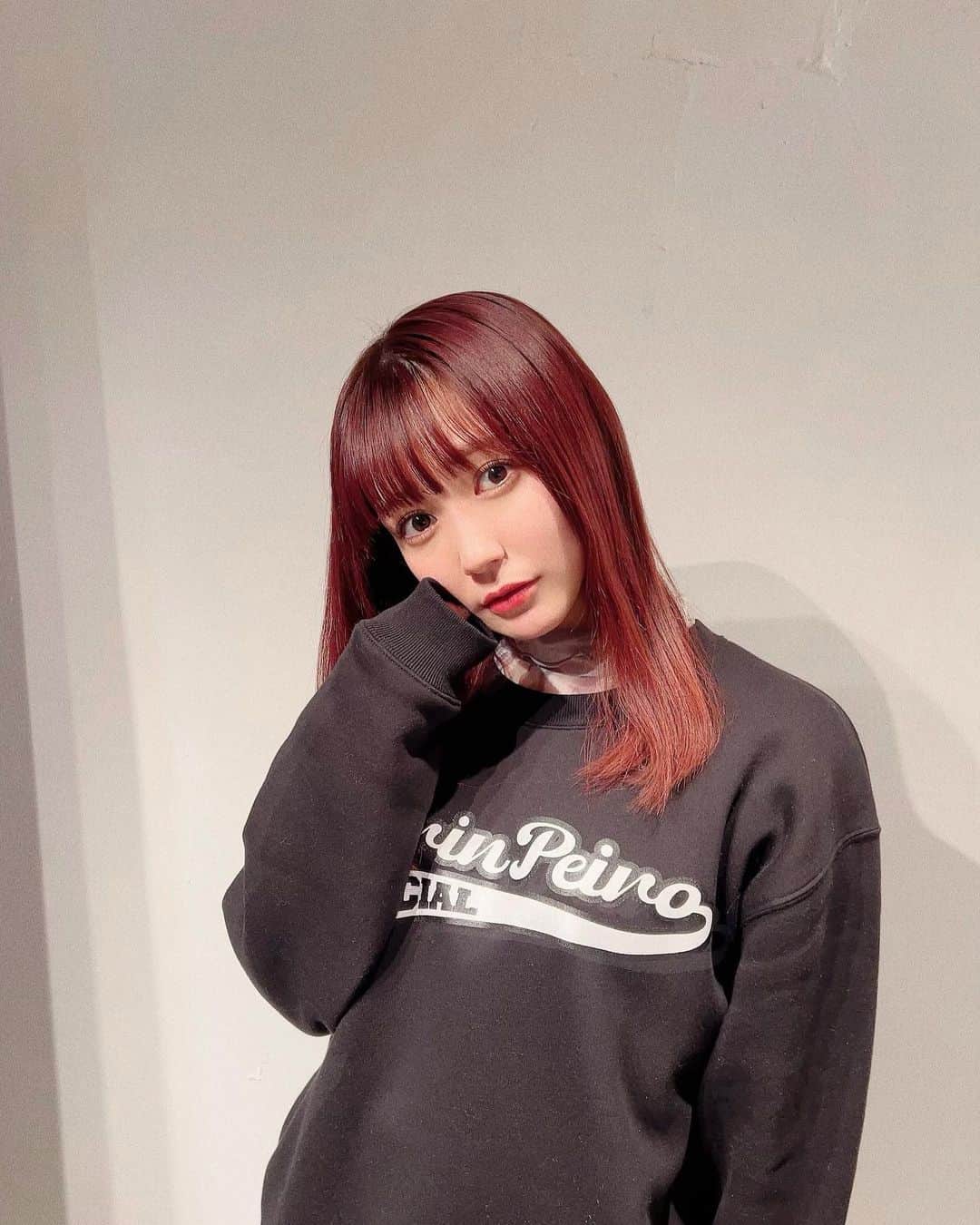 荻野可鈴のインスタグラム：「、 久々にイベントで３人集まれた❤️‍🔥  れいとはタイミングあわなくて もう1年も会えてなかったけど 全然そんな感じしなかったなぁ笑  久しぶりに会えたファンの方も沢山いて みんな相変わらず元気そうでなによりだし 今も忘れずにこうやって会いに来てくれるのが 嬉しすぎました😳🫶  また近々みんなでイベントしようね🌼 その時はまた会いに来てください！ ありがとうございました🤘🤘🤘」