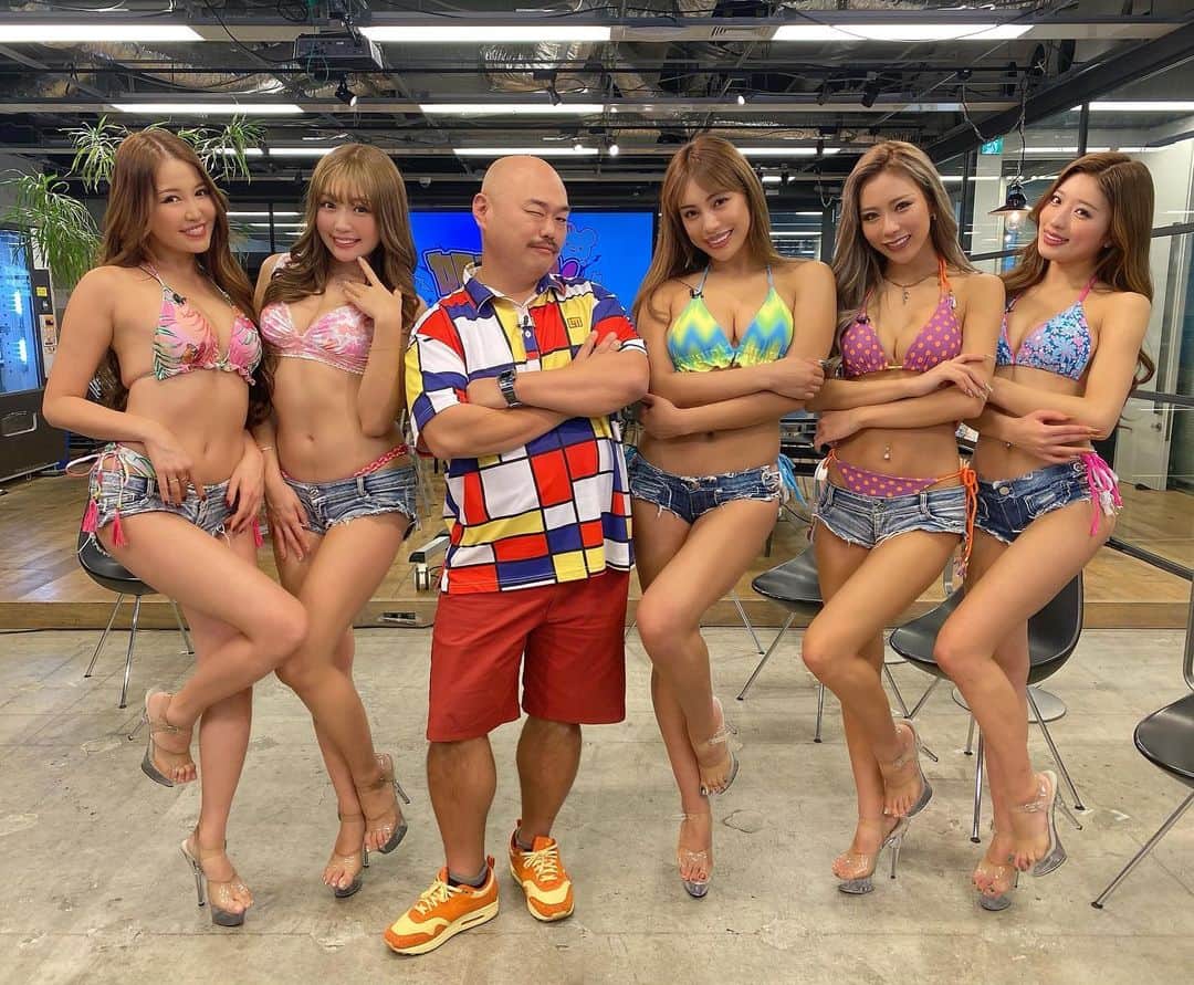 のインスタグラム：「"加藤浩次のちゃっかりバズってます"  楽しい番組収録でした〜💙💙🥲  クロちゃん初めましてだったけど ちゃんと、クロちゃんだった🥹💙w ありがとうございました❄️✨✨  放送日など解禁お楽しみに📢💙+.°  こうしてサイバーの事を色んな人達に知ってもらえるの嬉しいな✨✨  #cyberjapan #junon #サイバージャパン　#ジュノン」