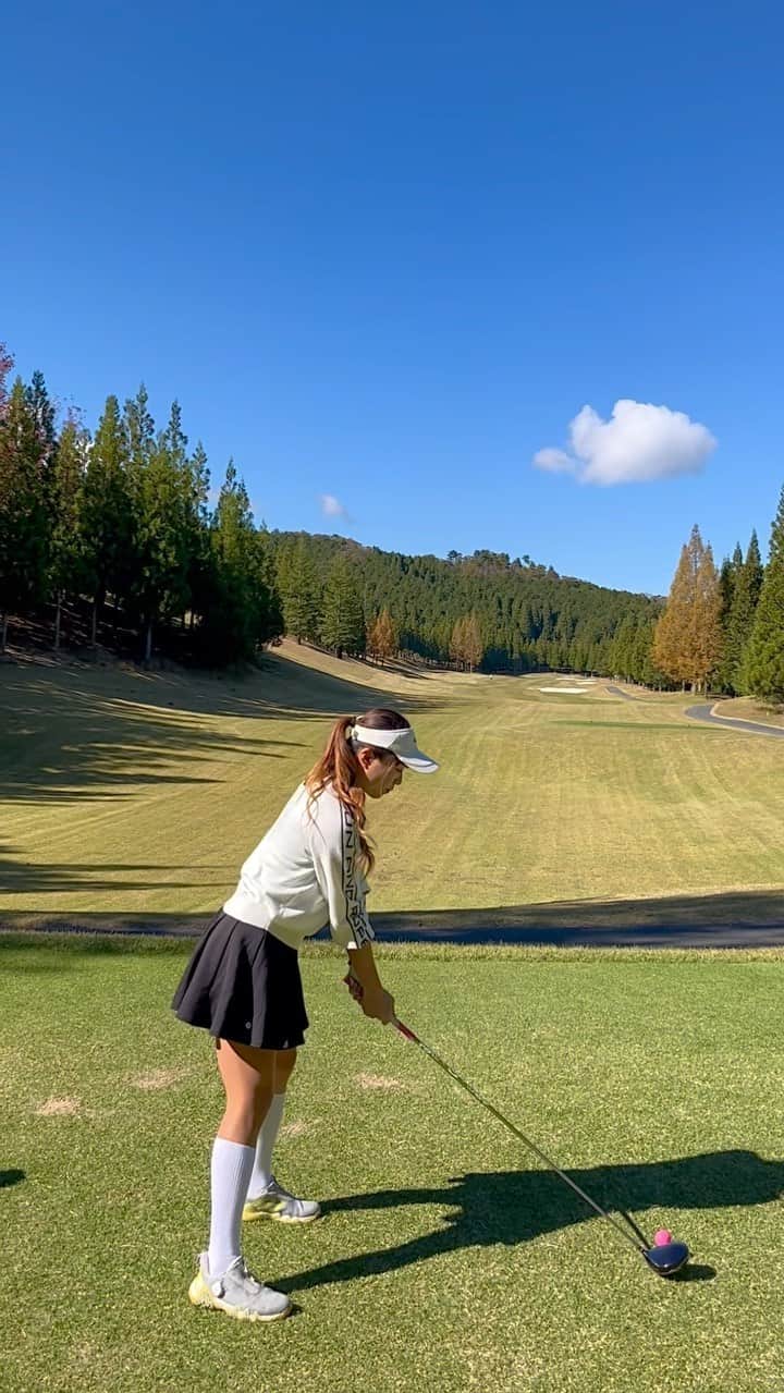 のインスタグラム：「快晴のJOYX❤️⛳️ 晴れてるJOYXはほんとにめちゃくちゃ綺麗😌 . 次はいつ行けるかなぁ✨ . #ゴルフ#ゴルフ女子#golf#golfgirl#golfswing#ゴルフスイング#sports#スポーツ#スポーツ女子#골프#골프여자#尔夫球#高尔夫#ゴルフウェア#golfwear」