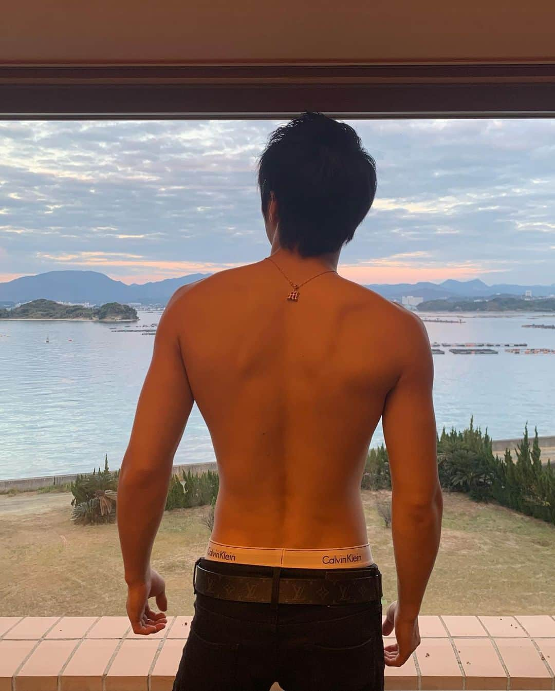 丸田陽七太さんのインスタグラム写真 - (丸田陽七太Instagram)「#ホテル川久 #旅行#プレゼント#感謝 #王様のビュッフェ 部屋、温泉、食事、 最高でした〜\(//∇//)\  １枚目の写真 【イタリアの画伯チェリベルティによって「愛と自由と平和」をテーマに描かれた天井画、天窓に描かれた針のない時計は“愛は永遠”、“愛は時間を超越する”という意味がこめられている。】」12月11日 19時53分 - hinatamorioka