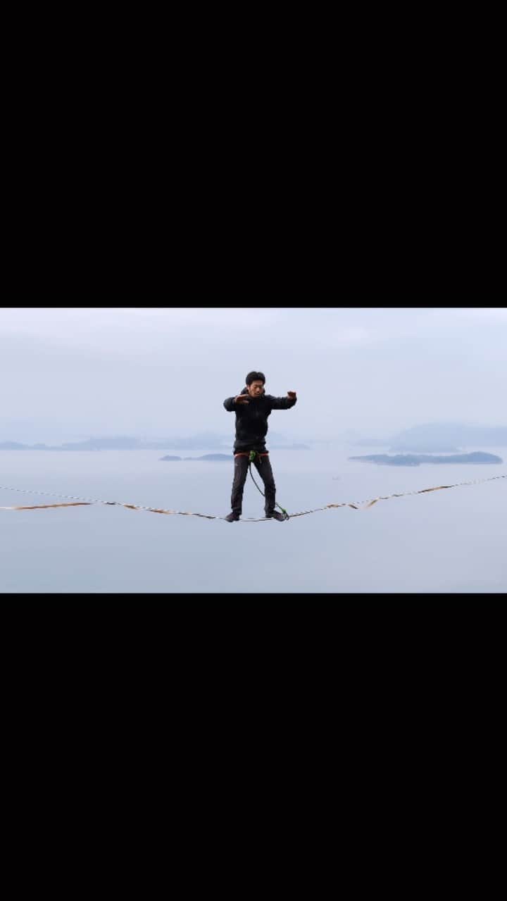 のインスタグラム：「6年前の始まりの地で、新たな仲間とセッション。 来月はずっとやりたかった計画が実現するかも♪ お楽しみに🤩  PRINCE LINE 52m @srjapan  Webbing:PinkTube Type-X @slacktivity Shoes:Prims Lite III @vivobarefootjapan   Thanks♪ @yamazzzakikai  @ito_slackline  @calmintz  @teruto.jp  @mami_slackline  @summer41w  @nao33.aka.kinyoko  @tdub_photo   #yoda #slacklife #slackline #highline #highlinefreestyle #japan #vivobarefoot #slacklineresearch #slacktivity #スラックラインリサーチ #スラックティビティ #スラックライン #ハイライン #ハイラインフリースタイル」