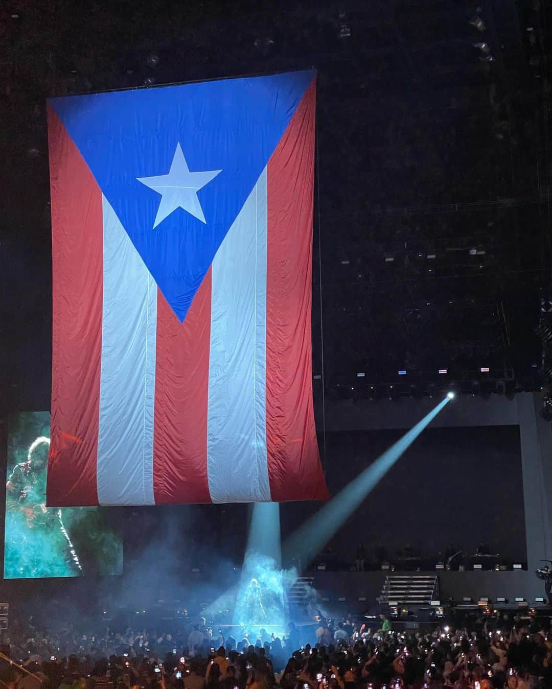 マルティン・カセレスさんのインスタグラム写真 - (マルティン・カセレスInstagram)「“PONTE PA’ LO TUYO” Más na’ Duro PR 🇵🇷」12月12日 7時14分 - martincaceres_7