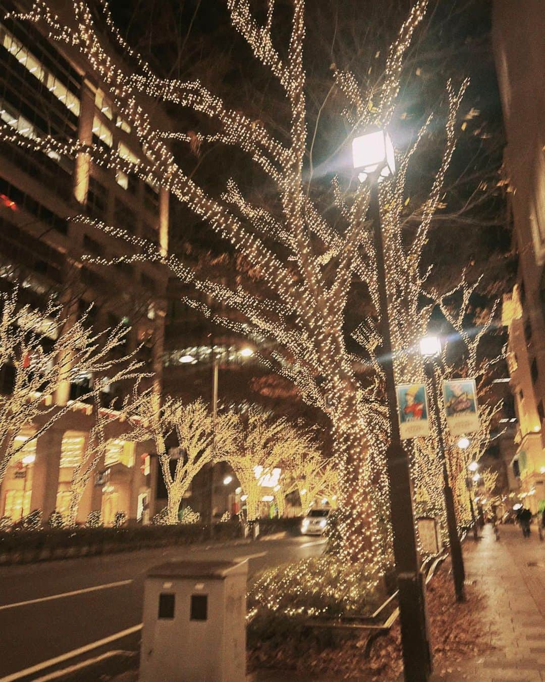 秋元真夏さんのインスタグラム写真 - (秋元真夏Instagram)「.  街がきらきらりんっ💫💫」12月12日 0時39分 - manatsu.akimoto_official