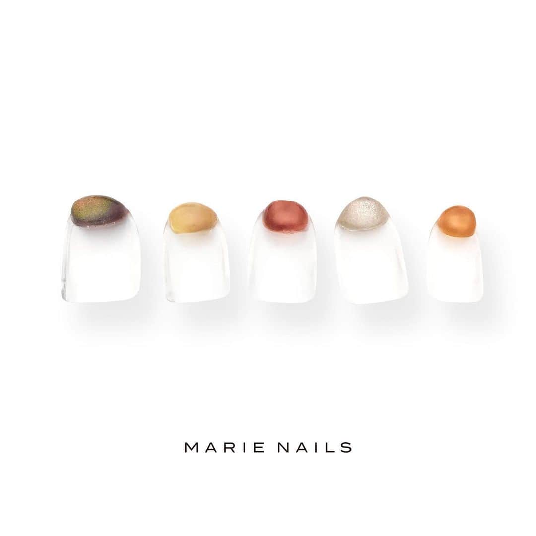 marienails_jpnのインスタグラム：「#nailartist #nailstagram #nailswag #nailist #marienails #nail #nails #naildesign #nailart #fashion #trend #gelnails #ユニコーンマグネット #パティーネイル #グラデネイル #マリーネイルズ #ネイルデザイン #冬ネイル #ジェルネイル #ファッション #ネイルサロン #ネイリスト #お洒落さんと繋がりたい #オフィスネイル #ネイルアート #おしゃれ #冬コーデ #オーロラネイル #シンプルネイル #ファッショニスタ」