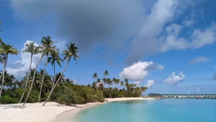 クリスチャン・トーマスのインスタグラム：「Ten blissful days in Maldives 🇲🇻@siyamworld with the wifey 😘 @gemma.thomas_ 🏖」