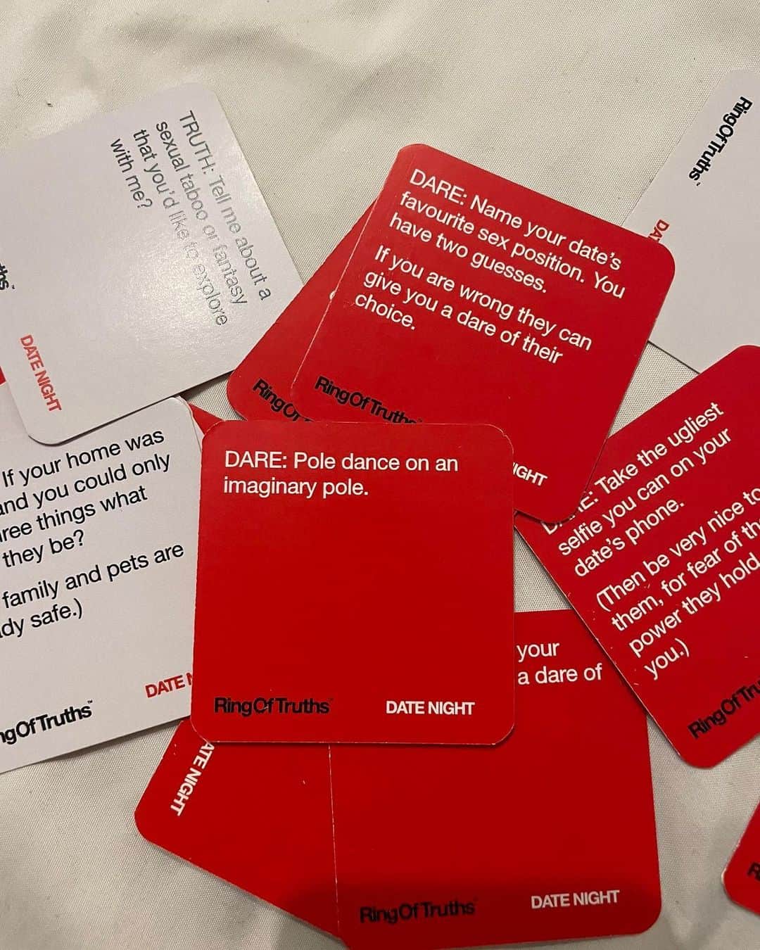 イネス・ヘレンのインスタグラム：「Launching our new game “Ring Of Truths” with three versions: Date Night, House Party and Girl’s Night. Use the code “LAUNCH” to get £5 off your order! https://www.ringoftruths.com @ringoftruths #ringoftruths #datenight #houseparty #girlsnight #christmasgift」