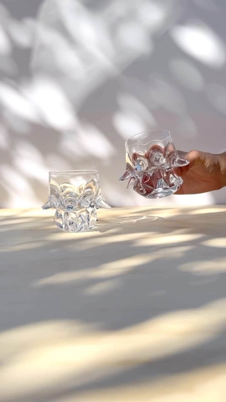 リエのインスタグラム：「From the founder of Rhié, Chanoyu Stories pursues exquisite Japanese craftsmanship.   Today’s feature - Yoji Sugiyama semi crystal made in Kasama, Japan.  Mad, creature-like forms made in lucid glass.  Handblown and one-of-a-kind. @chanoyustories   #chanoyustories  #yojisugiyama #japaneseartisan #japaneseglassware #glassware #archdigest #worldofinteriors #futurism #cyberpunk #gaming #kasama #tablewareinspo #optimism #glassart #glassartisan」