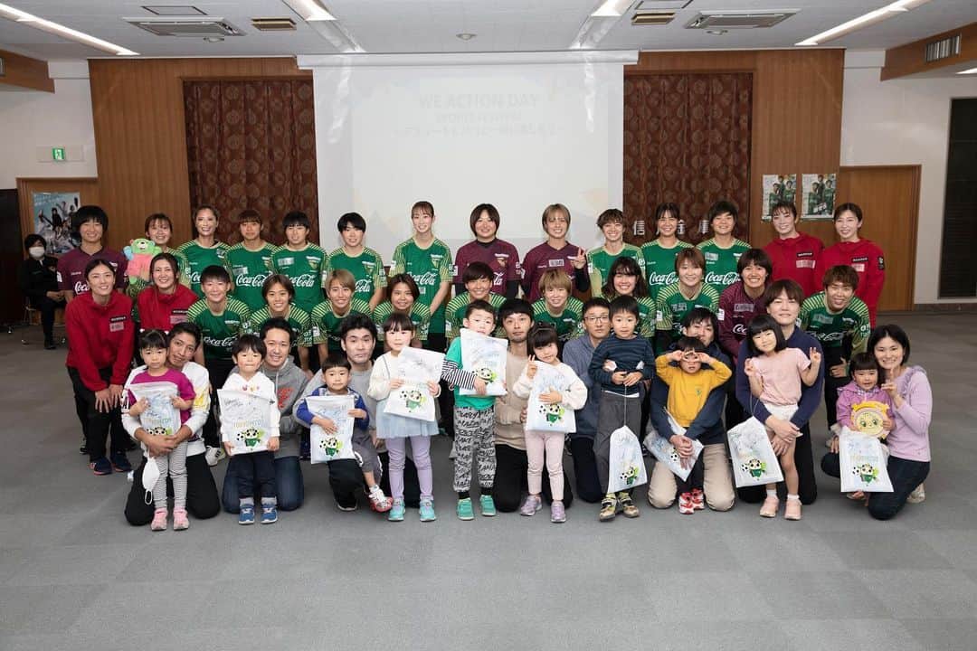 山田美諭さんのインスタグラム写真 - (山田美諭Instagram)「12/11(日)に女子サッカーチームの日テレ・ベレーザさんと合同で『パパ向けの親子イベント』を開催しました👨‍👩‍👧🤍  私はプログラムの中で、テコンドーの体験教室をやらせていただきました🥋  短い時間でしたが、とっても楽しい時間でした☺️ 参加していただいた皆さん、スタッフ、関係者の皆さん ありがとうございました！  #パパ向けイベント #親子  #日テレベレーザ  #johokuathletesclub」12月12日 16時44分 - miyu_yamada_