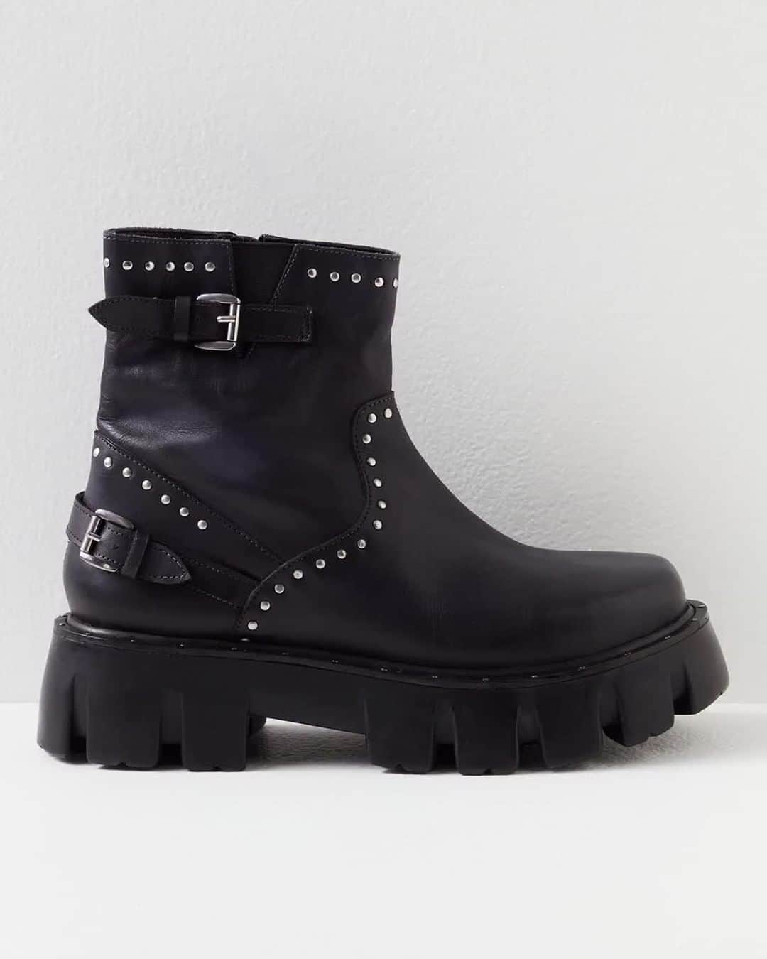 freepeopleのインスタグラム：「Studded and stompy. Link in bio for our favorite "cool-girl" boots.」