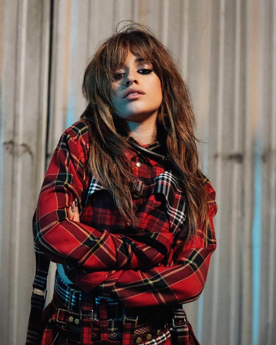 カミラ・カベロのインスタグラム：「setting fire to my skin like you smoked a Cuban 💨💨💨💨💨💨💨💨」