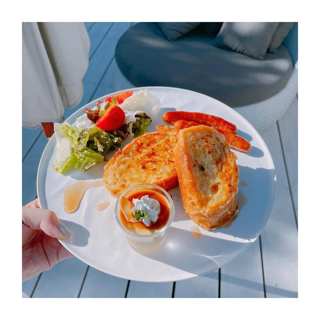 川本愛彩さんのインスタグラム写真 - (川本愛彩Instagram)「. An.Elandの朝食で食べた 1晩浸したフレンチトーストの味が 忘れられずに お家でも挑戦🍞  我が家のお昼はフレンチトースト💕 皆さまお昼しっかり食べてね.ᐟ.ᐟ . . . @an.eland  #グランドーム和歌山白浜 #cesresort  #和歌山 #グランピング #aneland #eland #エランド #白浜 #海 #綺麗 #癒し #旅行 #海の音 #初グランピング #最高  #朝食 #フレンチトースト #美味 #🍞」12月12日 12時40分 - aya_s.collection