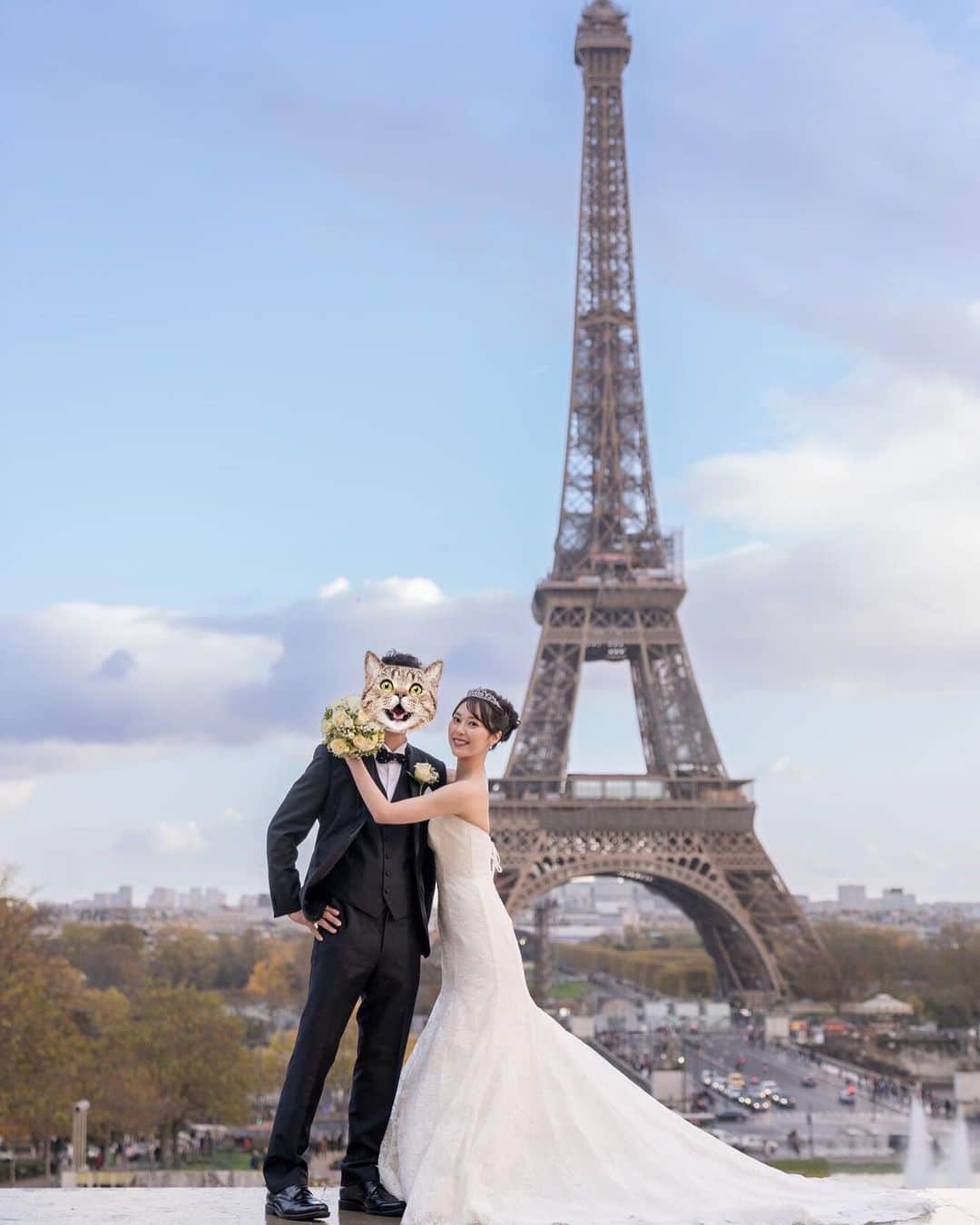 藤村玲衣のインスタグラム：「私事で大変恐縮ではございますが 結婚する運びとなりましたことをご報告させて頂きます。  18歳で上京し、夢を目指して常にギラギラとした気持ちで過ごしながら、たくさんの人と出会い別れ、誰かと自分を比べては傷ついたり嫉妬したり、どちらかといえば負の感情の方が強い日々の中で、海のような優しさとたくさんの愛情をくれ、どんな自分も全て好きになれるような人に出会いました。今は、相手への感謝と尊敬の気持ちで溢れて、心から笑顔になれる日々です。  これからも変わらず、共に穏やかで笑顔溢れる日々を過ごしていけたらなと思います。   いつも見守ってくださった皆様にこのような報告ができることをとても嬉しく思います。 これからもどうぞよろしくお願いいたします。」