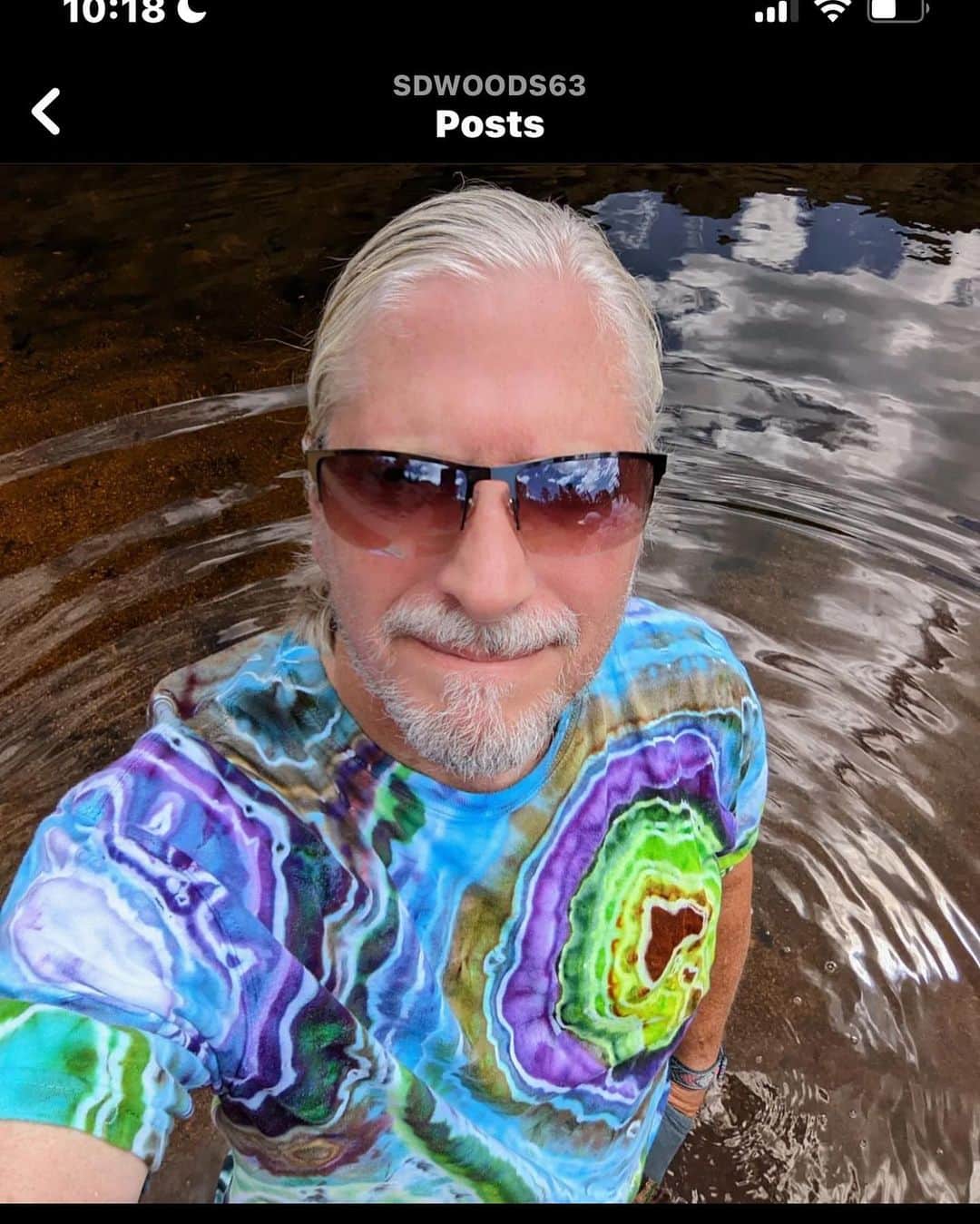 ダニエル・ウッズのインスタグラム：「Feels weird to be making a post like this on social media, but I want to use my platform to help out my family and remember my dad.   On the 5th of Dec. my dad suffered a severe heart attack that was completely unexpected. My mom and I performed cpr and revived him enough to make it to the hospital. He had heart surgery and was placed in the ICU to see if he could recover. Unfortunately there was too much trauma to his brain and my dad did not make it.   I don’t want this to be a death post. I would rather it be more of a memorial. My dad loved my mom and his kids so much. He had so much compassion and love for the outdoors, people, and his family. My dad was the reason I got into climbing and continue to climb. He belayed me on my first 8b+ (14a) and spotted me on my first 8B+ (v14). He was my number one climbing partner in my early to teen years. My dad and I went to music festivals together, had deep conversations about life (and death), shared a few joints, shared a few shrooms, and most importantly shared a bond that was unbreakable. My dad was my best friend. All of my words are not even doing him justice but all I can do is go on in life feeling that he is with me in every step of my life. I love you dad and may you rest in peace. Forever onward in a positive way.   I attached a gofund me link in my profile. I am doing this for my mom. She needs my help atm.   Cherish your loved ones out there. Life is short and unexpected」