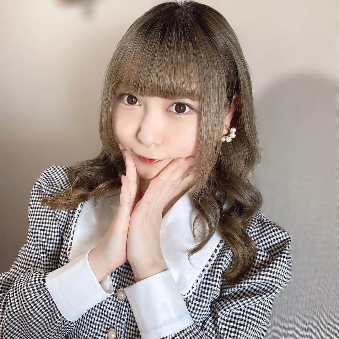 中澤莉佳子さんのインスタグラム写真 - (中澤莉佳子Instagram)「ハイトーンすでになつかしい 先日の #モニタリング おばあちゃん大食いの変身前🍥  ワンピース @wildlily_daikanyama  靴 @vivian_collection_official  アクセサリー @marina_hma」12月12日 18時39分 - rikako_nakazawa