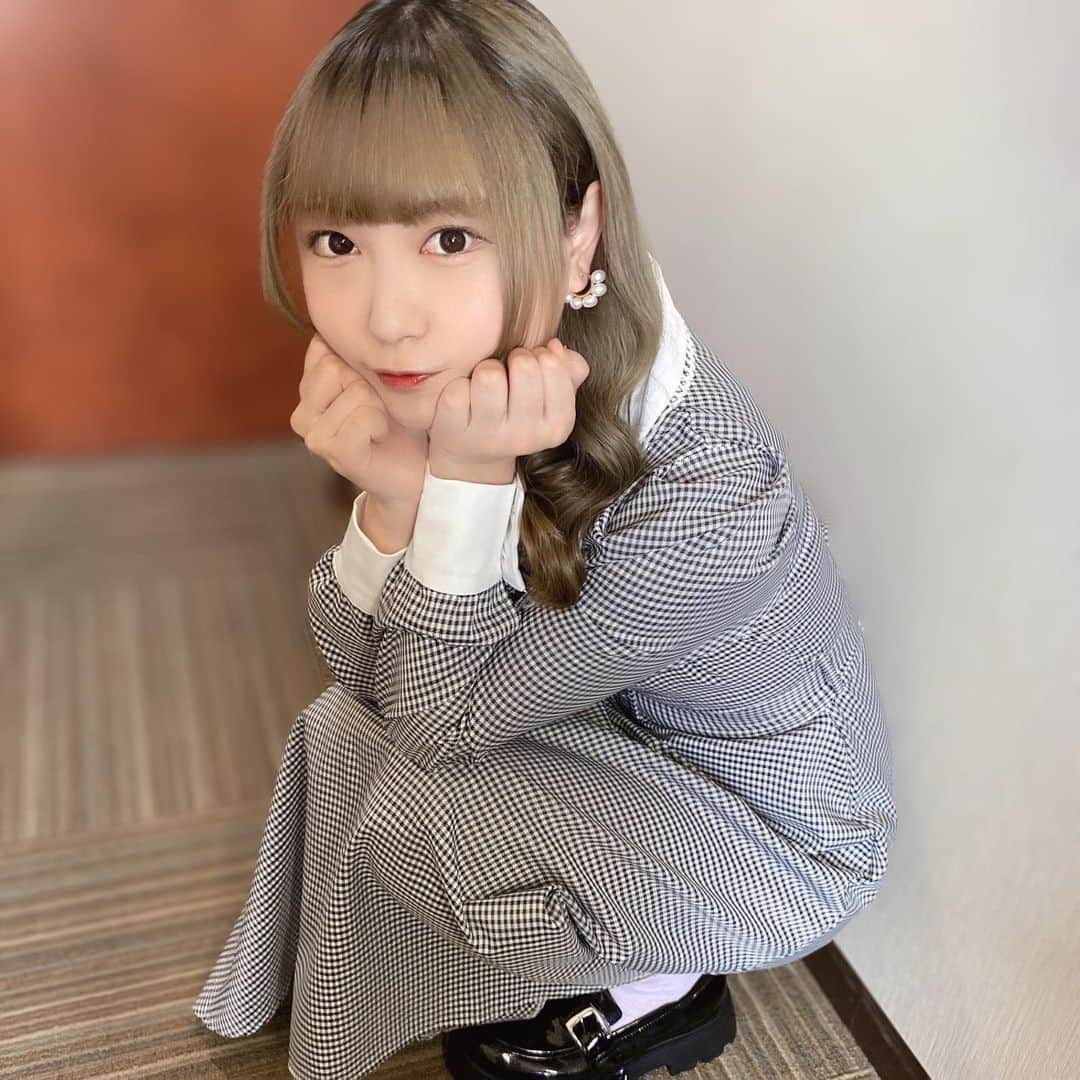 中澤莉佳子さんのインスタグラム写真 - (中澤莉佳子Instagram)「ハイトーンすでになつかしい 先日の #モニタリング おばあちゃん大食いの変身前🍥  ワンピース @wildlily_daikanyama  靴 @vivian_collection_official  アクセサリー @marina_hma」12月12日 18時39分 - rikako_nakazawa