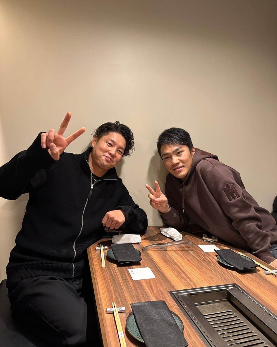 森原康平さんのインスタグラム写真 - (森原康平Instagram)「再会‼️😆  #則本昂大 #森原康平」12月12日 19時17分 - kohei_morihara