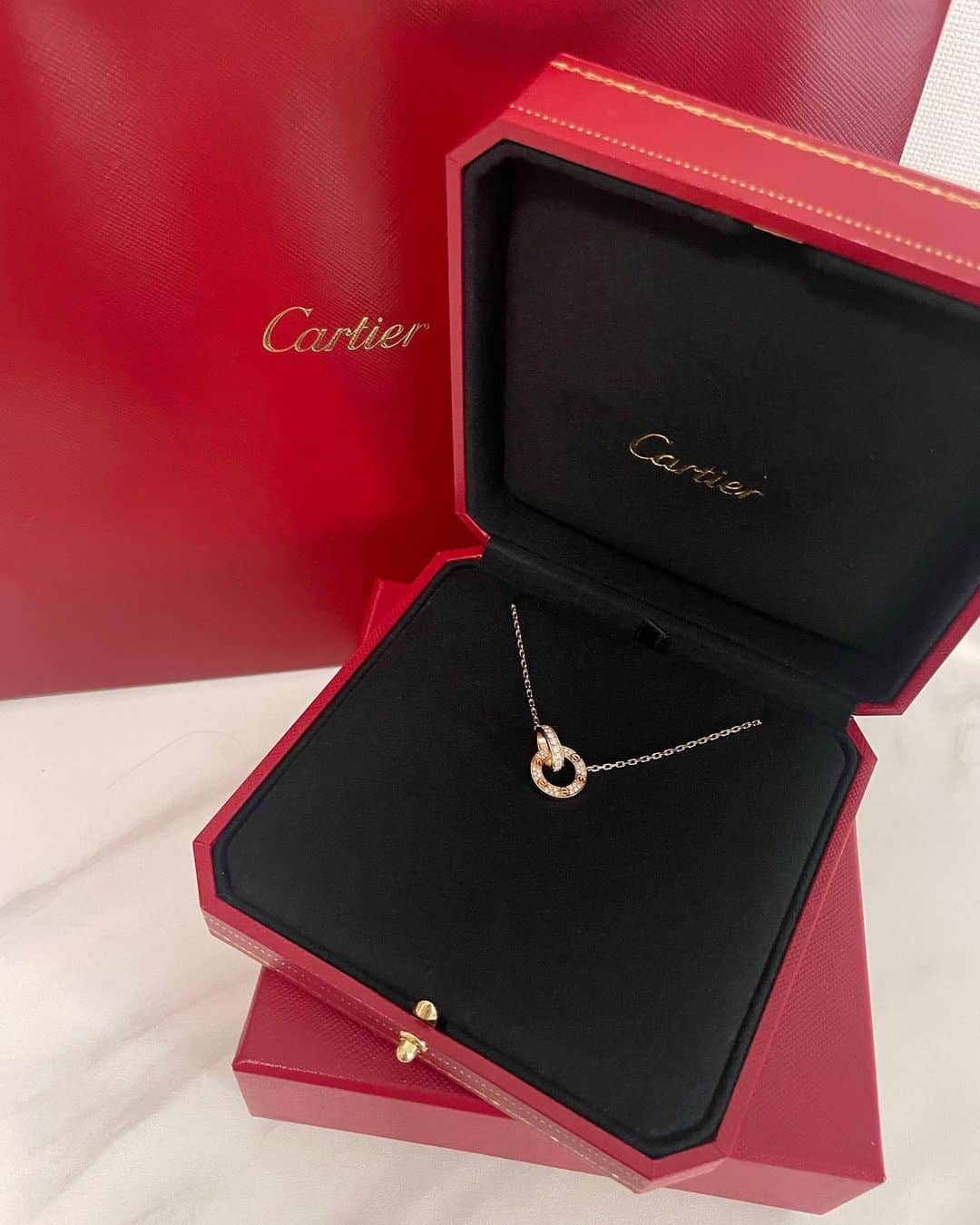 MICHIRUのインスタグラム：「可愛すぎる🥺PG合わせやすくてよき🤍  #カルティエ #cartier」