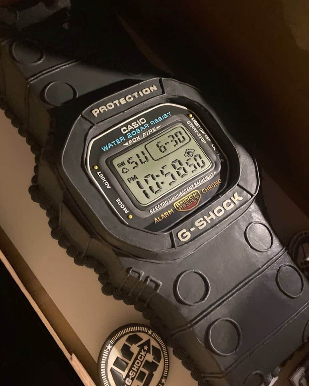 ai okadaさんのインスタグラム写真 - (ai okadaInstagram)「G-SHOCK 40th Anniversary ❤️‍🔥❤️‍🔥❤️‍🔥  DW-5600E-1 をモデルにした、 約1メートル✖️50cmのケーキです⌚️❤️‍🔥特大🤯  @gshock_street_jp   #gshock40周年誕生祭  #gshock   2022.12.02」12月12日 19時55分 - ai_okada_