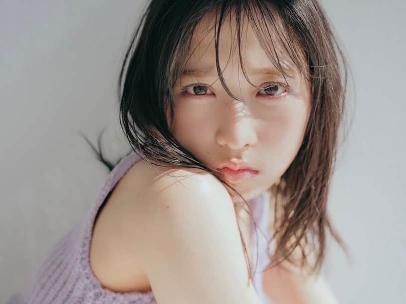 小栗有以さんのインスタグラム写真 - (小栗有以Instagram)「ar 1月号🦩🫧 私のボディルーティンを 紹介させて頂いています🦵🏻💖 ...
