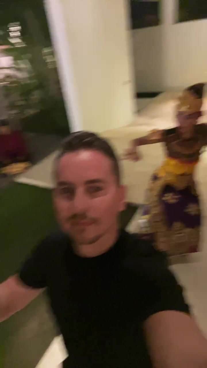 のインスタグラム：「Margapati dance at @casabriobali 💃🇮🇩  #indonesia #bali #margapati #dance #holidays #baliparadise」