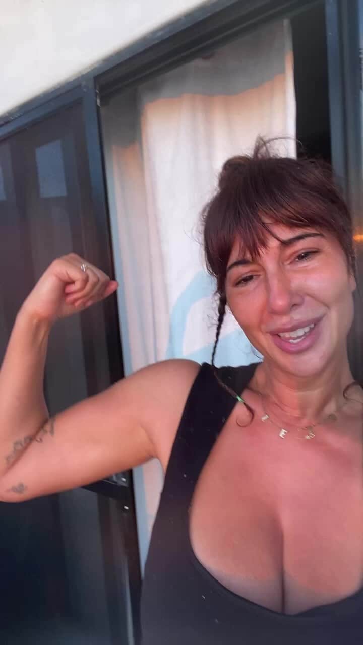 ジャッキー・クルーズのインスタグラム：「Buenos Dias Amores.Woke up before the sun baby. I’m not waiting until New Years to get my resolutions in. I’m starting today. Estoy en Oaxaca, 🇲🇽. Besos a todos.」