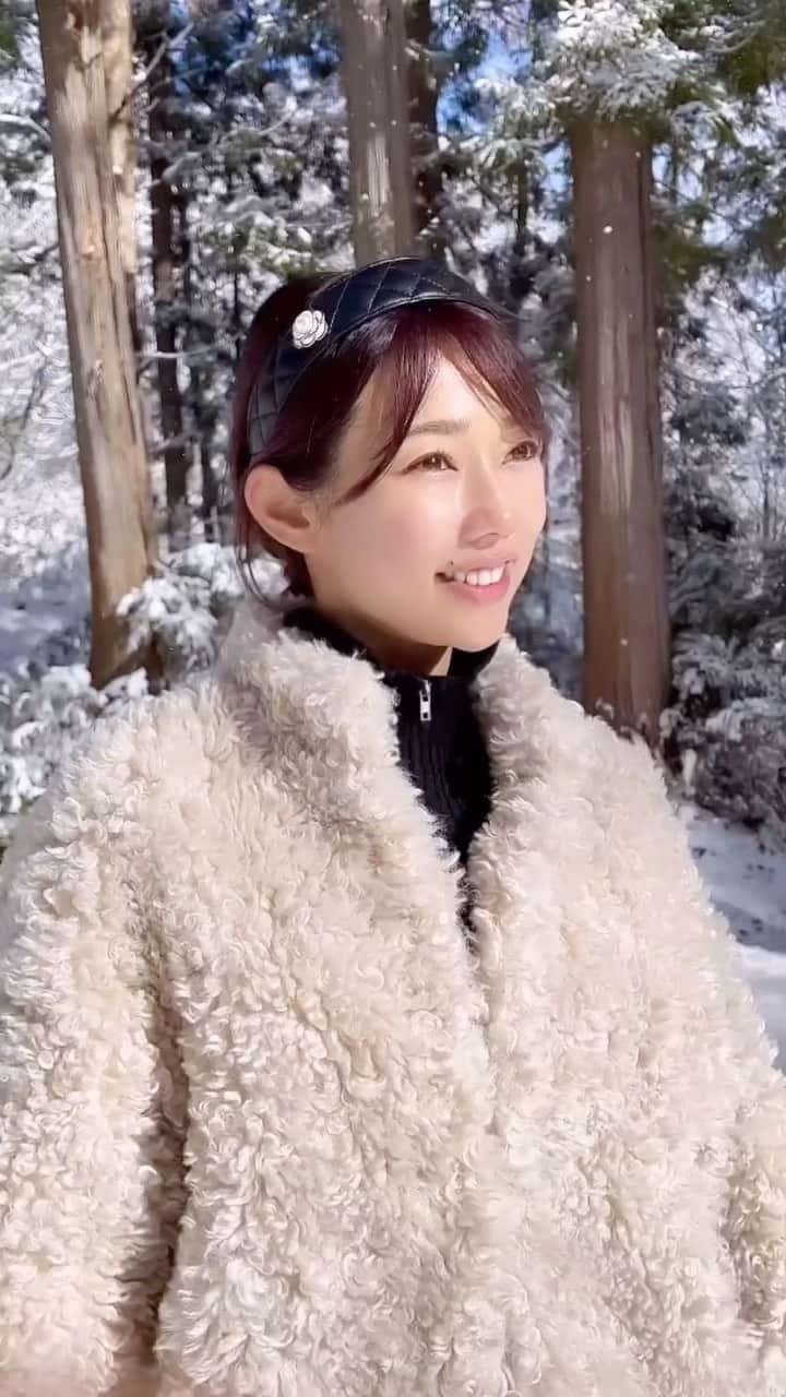のインスタグラム：「⌇☃️❄️ ⁡ ちょっとだけ早い雪を味わってきました〜.ᐟ.ᐟ 雪が綺麗な場所！ここはどこでしょうか？🤍 ⁡ ヒントは長野県ですっっ☺️ ⁡ ________________________________ #雪 #長野県 #雪景色 #japan #旅 #冬 #雪だるま」