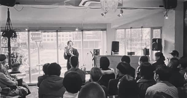 見田村千晴さんのインスタグラム写真 - (見田村千晴Instagram)「昨日は岐阜で、見田村千晴Solo Set Live「再開、再会」でした！ ここ1週間くらいはずっと、どこかピリピリしていた。久しぶりのワンマン、地元岐阜、弾き語り。  前売りチケット完売ありがとう。再会しにきてくれてありがとう。おかえり、って言ってくれてありがとう。 ライブの高揚感、浮遊感、焦燥感、全部思い出した。  貪欲に生きたい！  #見田村千晴  #再開再会 #岐阜 #gifu」12月12日 23時05分 - chiharu_mtmr