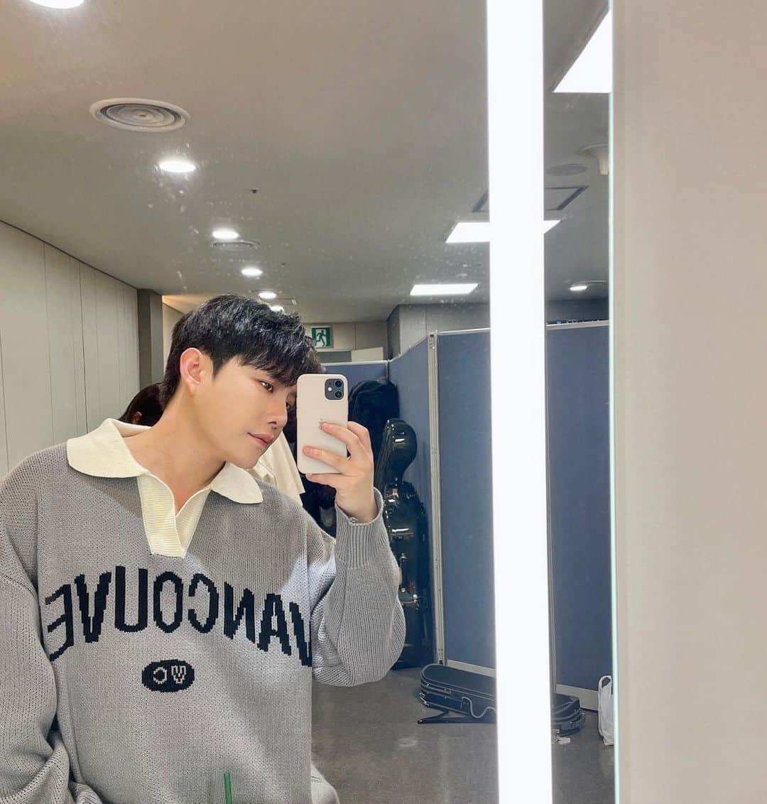 ユソンのインスタグラム：「토요일 음중에서 만나요!!☺️」