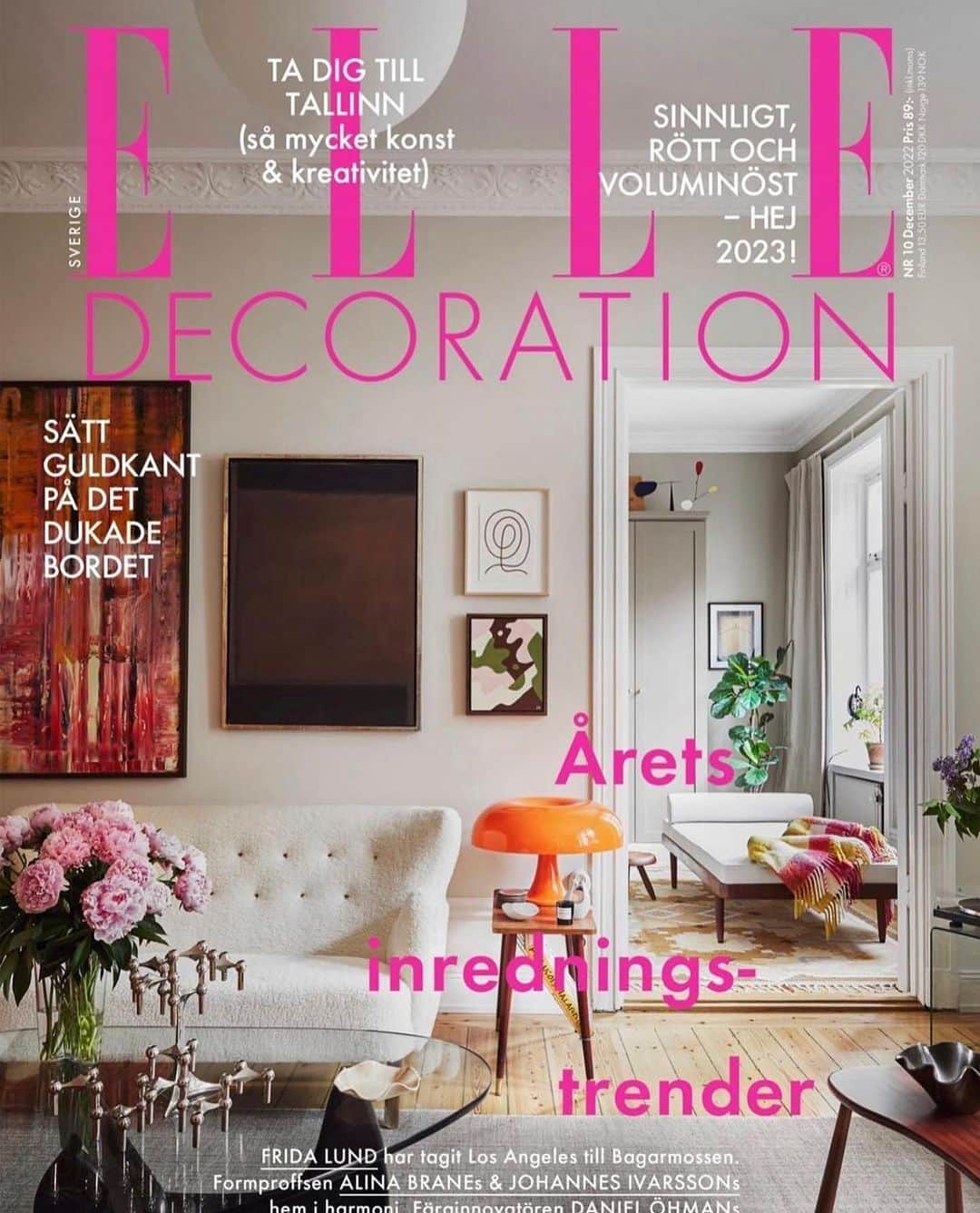 カロリーナ・イングマンのインスタグラム：「So happy to see one of my paintings on the cover of @elledecorationse in the beautiful home of @alinabrane 💘」