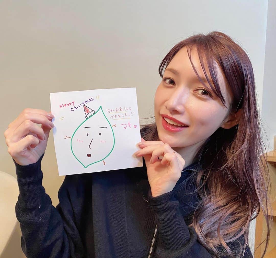 のインスタグラム：「『鈴木亜美　後藤真希　X’mas Live & Talk 2022』で皆さんにプレゼントするイラスト入りクッキー🍪💕  それぞれがデザインした絵柄公開です🍪🍪 私の絵は...安定の🍠笑  いよいよあと10日..🎄🔔✨  #あみごっちんクリスマス #鈴木亜美 #後藤真希」