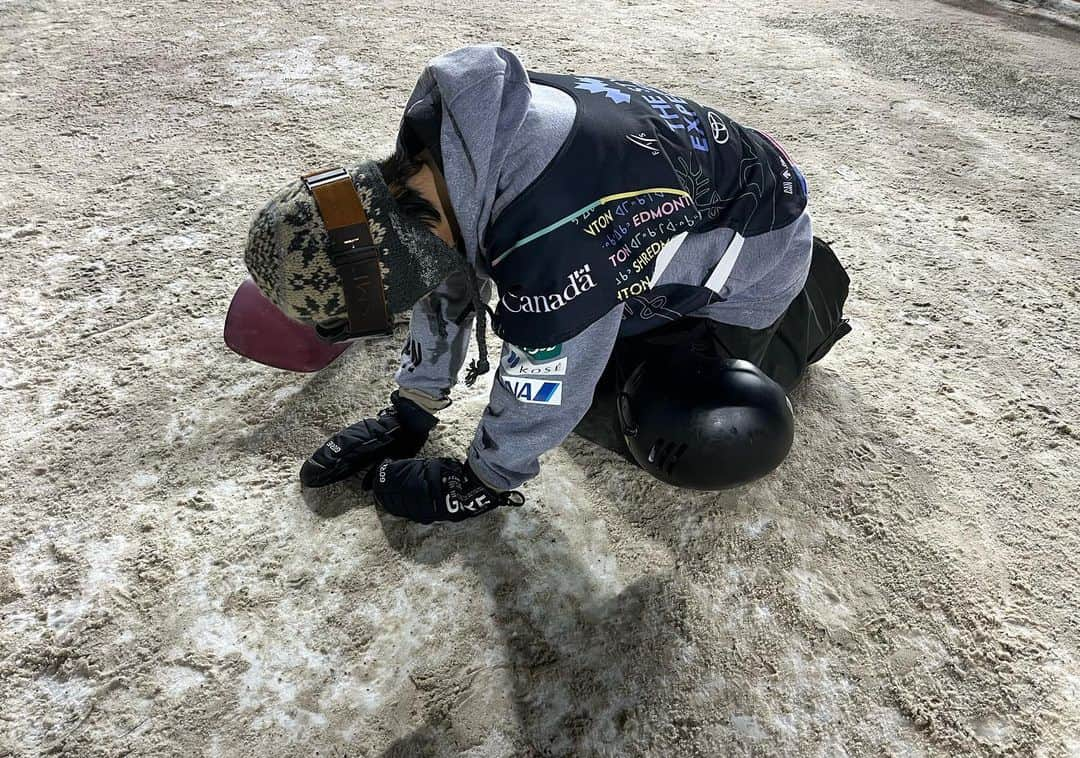 国武大晃さんのインスタグラム写真 - (国武大晃Instagram)「I ended up 4th at Edmonton😢 I thought I’d try a back -1800, but I didn’t have enough speed😔 It didn’t hurt too much.  ーーーーーーーーーーーーー ワールドカップ4位でした。 思うことは色々ありますが、もっと圧倒的な滑りができるように頑張ろうと思えた大会でした。次も頑張ります🍃 ーーーーーーーーーーーーー @bookoff_official @bookoffsports @yonexsnowboards_japan @yonex_jp @surreal_union_rules @smithopticsjp  #snow #snowboard #snowboarding #canada #edmonton」12月13日 3時41分 - hiroaki_kunitake