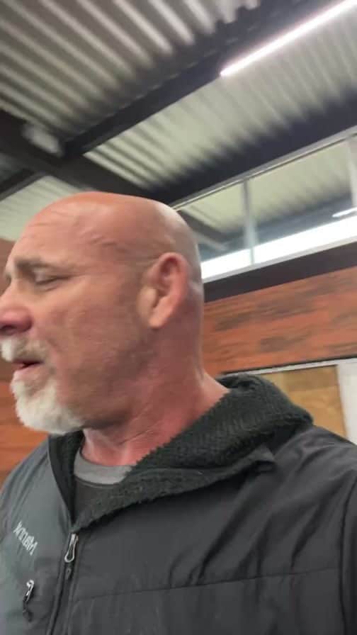 ビル・ゴールドバーグのインスタグラム：「Checking in on the progress of #Goldbergsgym LET’S GO!!!!」
