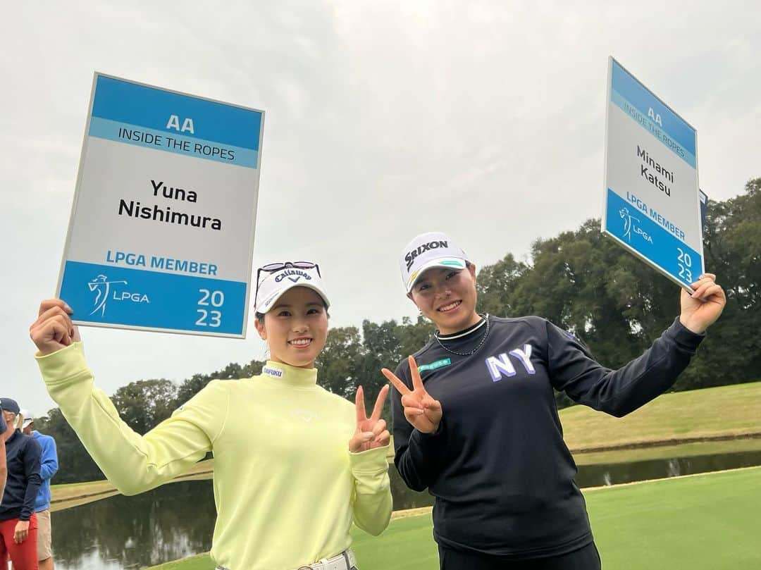 西村優菜さんのインスタグラム写真 - (西村優菜Instagram)「#Qseries ⁡ LPGA 2023💙 ⁡ 8日間のラウンドが終わりました。 total -15 (24T) 限定的ではありますが、出場権を得て、 LPGAメンバーになることができました🇺🇸 ⁡ ただ、TOP20の目標を超えられず、悔しいです。 ⁡ 過酷な挑戦でした。 色んな意見があって、 もちろんプラスなことばかりではなかったけど、 自分の夢への近道のような気がして、 たくさん考えてこの道を選びました。 ⁡ 飛距離が出ないから無理だ。 身体が小さいから無理だ。 そう言われるのがとってもとっても悔しいけど、 今はその通りかもしれません。 ⁡ でもいつか「 そんなことない！！！ 」って 笑って吹き飛ばせるくらい強くなりたいです🦁 今はあまり自信がないけど、 強くなりたい気持ちだけは沢山あります！！笑 またしっかりと練習に励みたいと思います。 ⁡ この挑戦を後押しし、応援してくださった スポンサーの皆様や、ファンの皆様には 感謝の気持ちでいっぱいです🤍 本当にありがとうございました ☺︎ ⁡」12月13日 8時04分 - yunapan_02