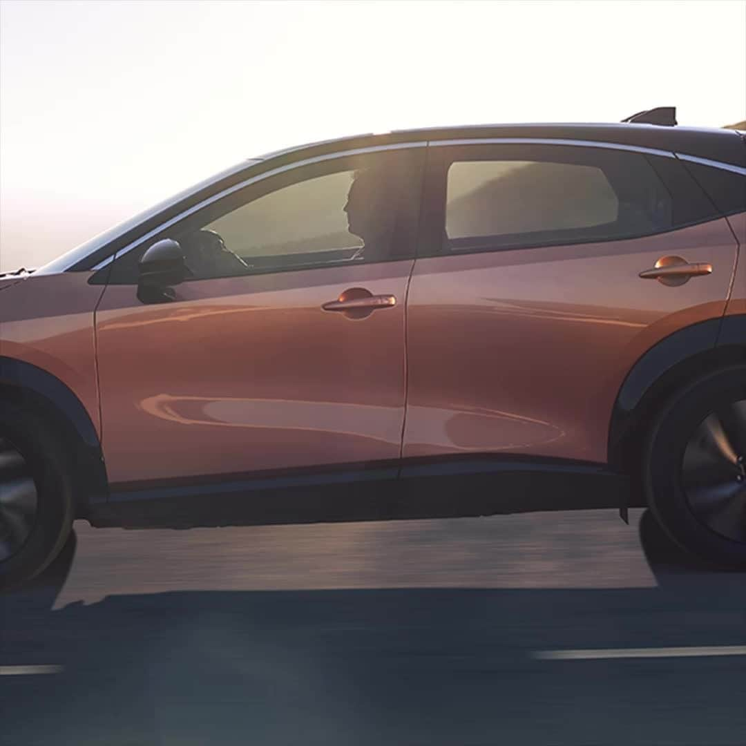 Nissan USA Official Instagram accountのインスタグラム：「0-60 in 4.8 electrifying seconds. #ElectrifyYou #NissanARIYA」