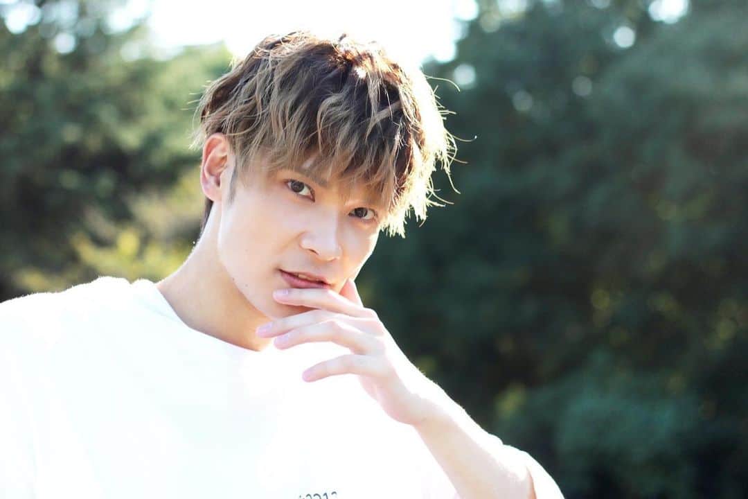 若菜太喜のインスタグラム：「お知らせです!!! 若菜太喜/TAIKIのyoutube channel『たいちゅーぶ　若菜太喜_TAIKI』を開設しました! おもに、MV等音楽に関することを気ままにお届けしていきたいと思ってます！ 記念すべき1本目の動画として1st single『ボクヘ』のMVをフルver.をアップしました。 是非とも、たくさんみて拡散してくれたら嬉しいです！  https://www.youtube.com/@wakana-taiki  #若菜太喜 #TAIKI #役者 #俳優 #アーティスト #followme」