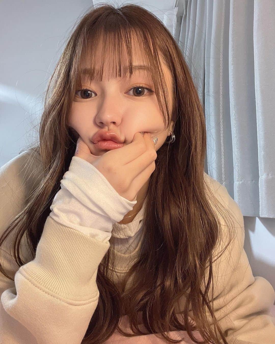 高木悠未のインスタグラム：「クリスマスなにするとー？  #髪伸びた」